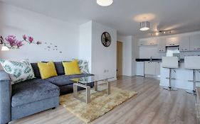 Newly Renovated Riverside Flat W/ Private Balcony